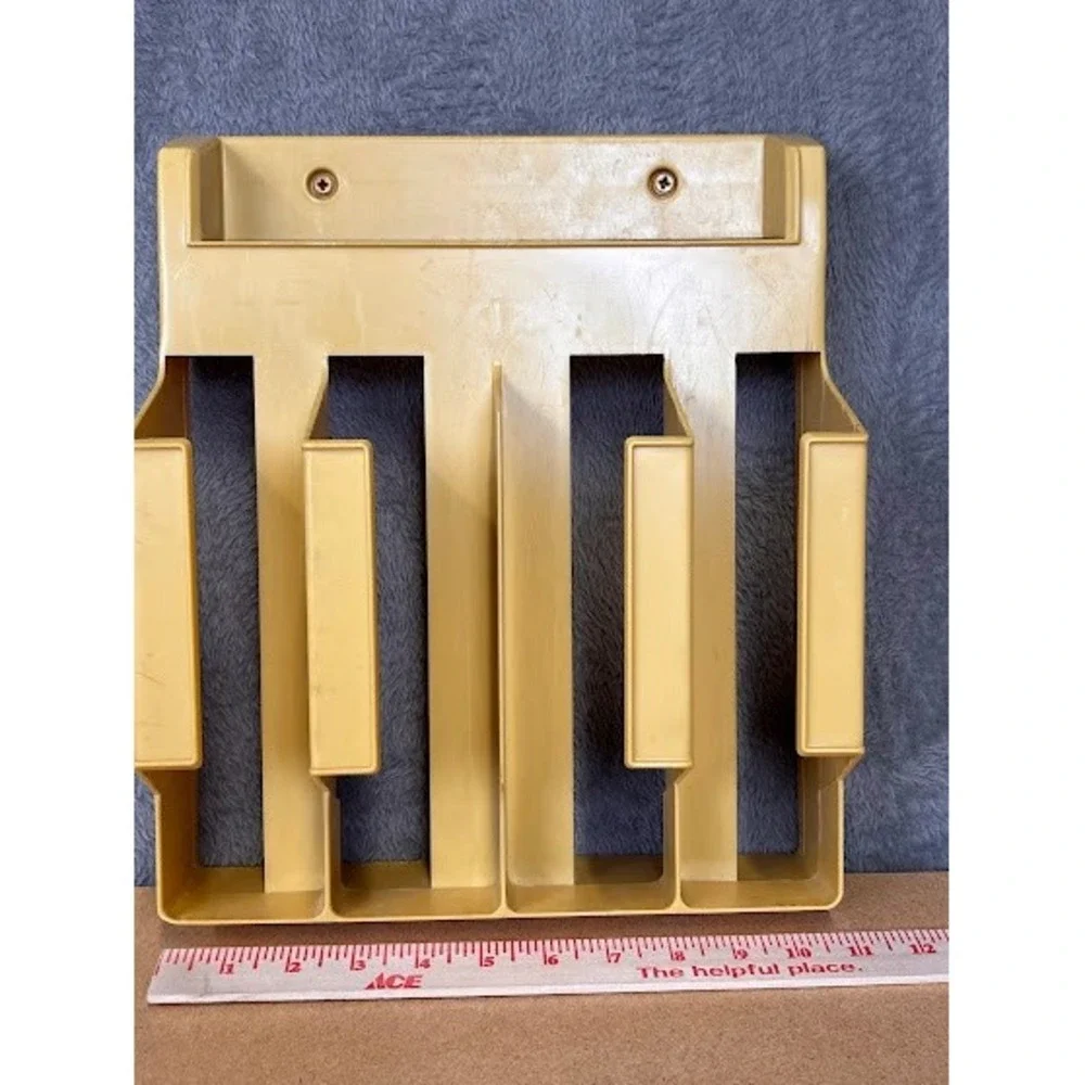 Vintage‎ Rubbermaid Wall Mount Organizer 4 Slot Mail File Kitchen Wrap Rack Tan
